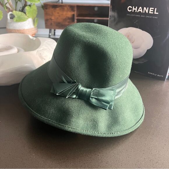 Elegant Green 100% Wool Hat with Satin Ribbon Made in Italy - Picture 5 of 7